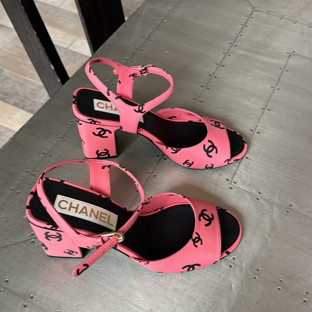 Chanel crazy cc pink black sandal pump logo shoes with box and dustbag sz 38.5 - Picture 2 of 9